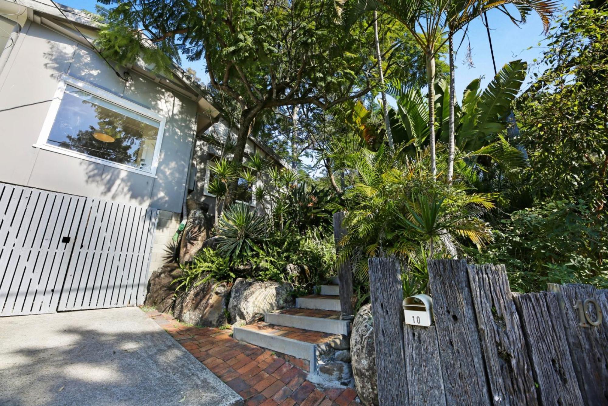 2-Bed Beach House In Burleigh Heads Amidst Nature Villa Gold Coast Exterior photo